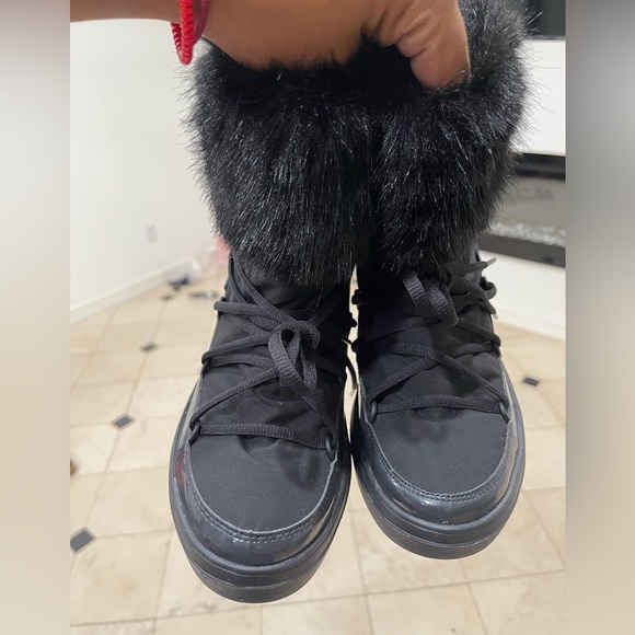 Crocs Boots - Picture 2 of 6